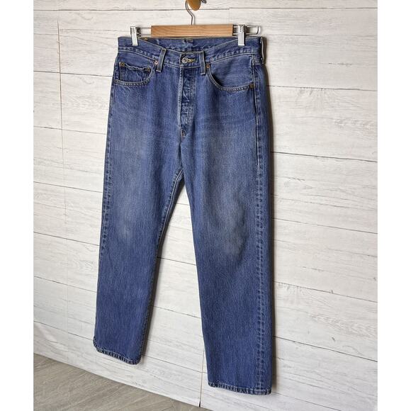 Levis Jeans Mens Size 32 X 30 Blue 501 Button Fly Medium Wash 100% Cotton - Picture 4 of 16